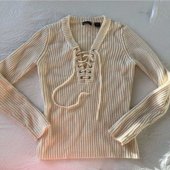 Vintage Y2K 90s Wool Lace Up Ribbed Fitted Cream Neutral Cozy Stretch Sweater - Picture 3 of 13